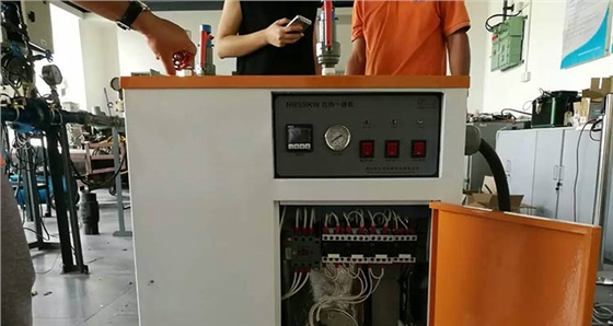 诺贝思技术团队为大学实验室安装蒸汽发生器