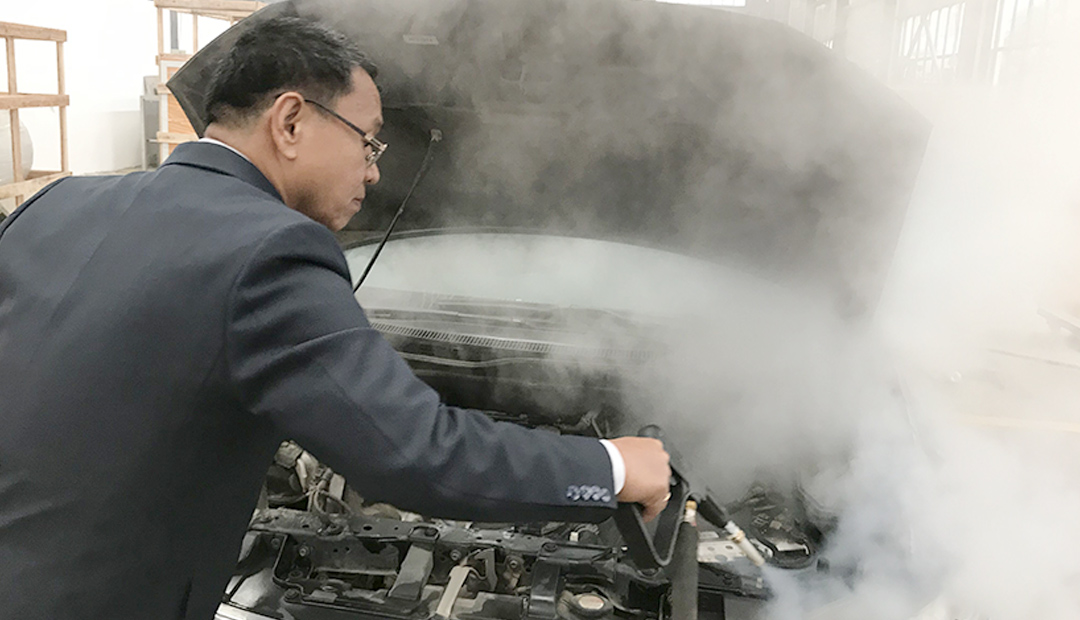 蒸汽洗车环保节能减少水资源的污染